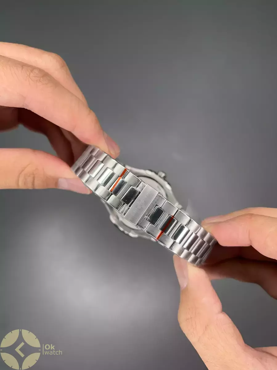 ساعت مچی پتک فیلیپ ناتیلوس زیرثانیه بند سیلور صفحه سفید Patek Philippe Nautilus