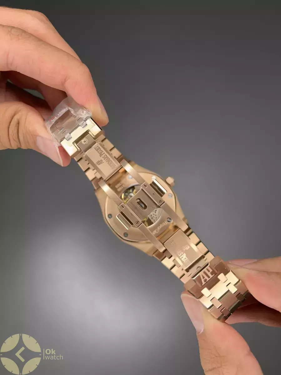 ساعت مچی اودمار پیگه اوپن هارت قاب شنی رزگلد صفحه سبز Audemars Piguet