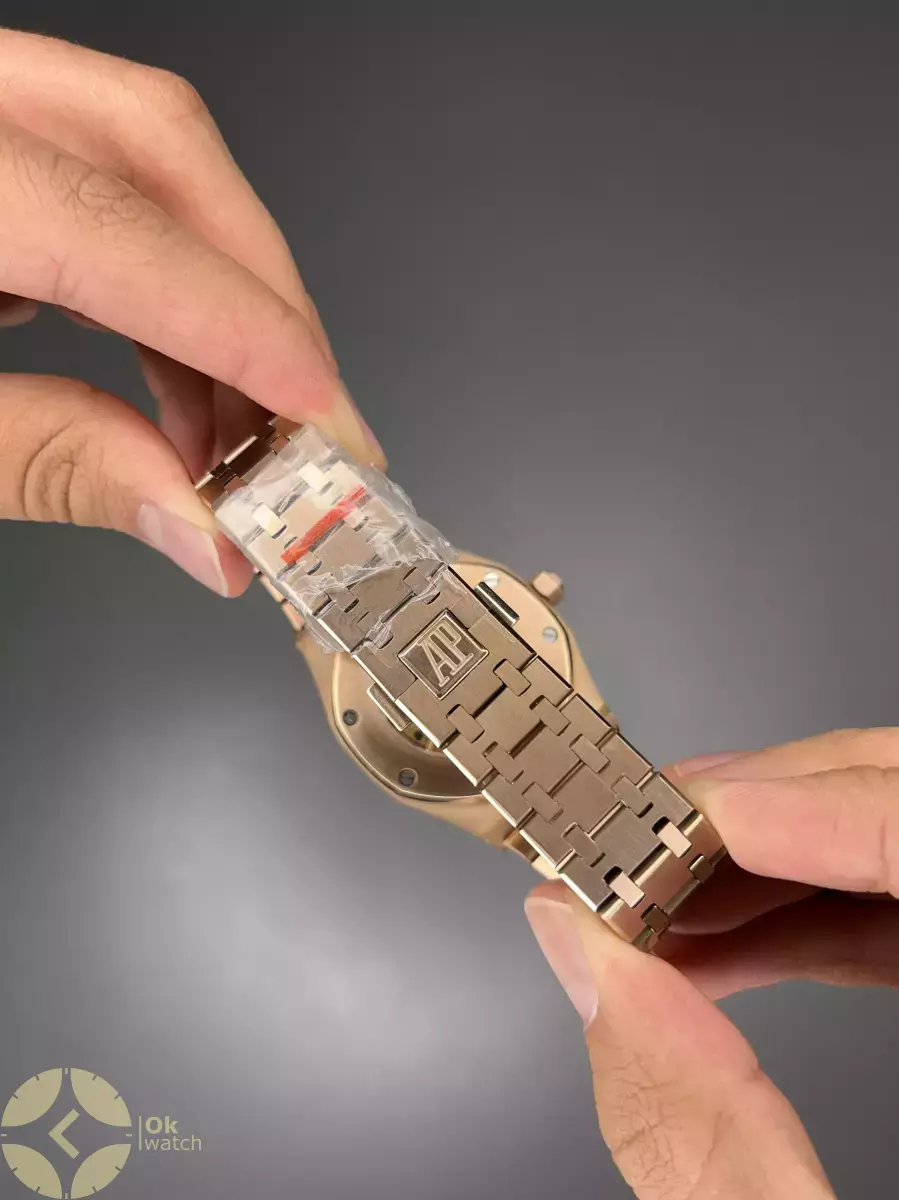 ساعت مچی اودمار پیگه اوپن هارت قاب شنی رزگلد صفحه سبز Audemars Piguet