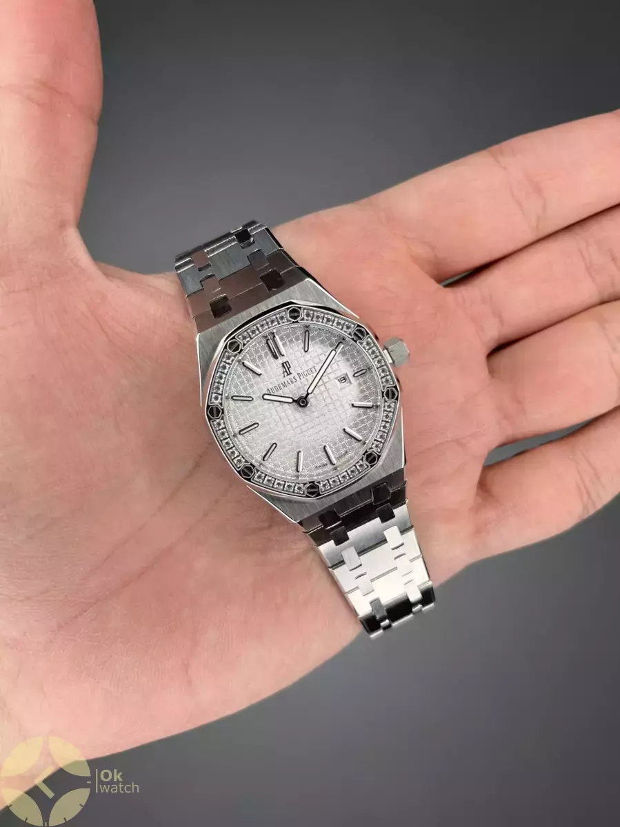 ساعت مچی اودمار پیگه بند فلزی صفحه سفید دورنگین Audemars Piguet