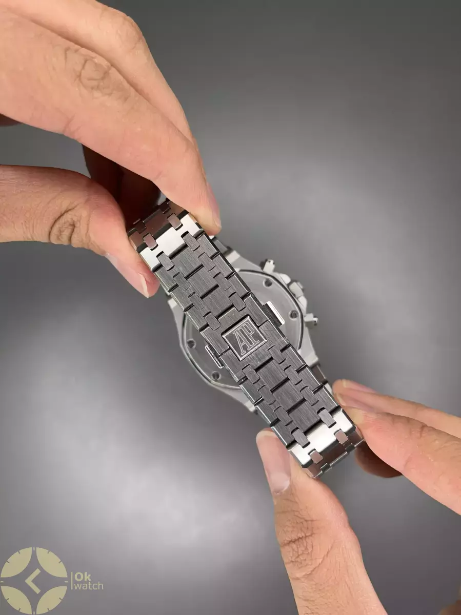 ساعت مچی اودمار پیگه کورنوگراف سیلور صفحه مشکی Audemars Piguet
