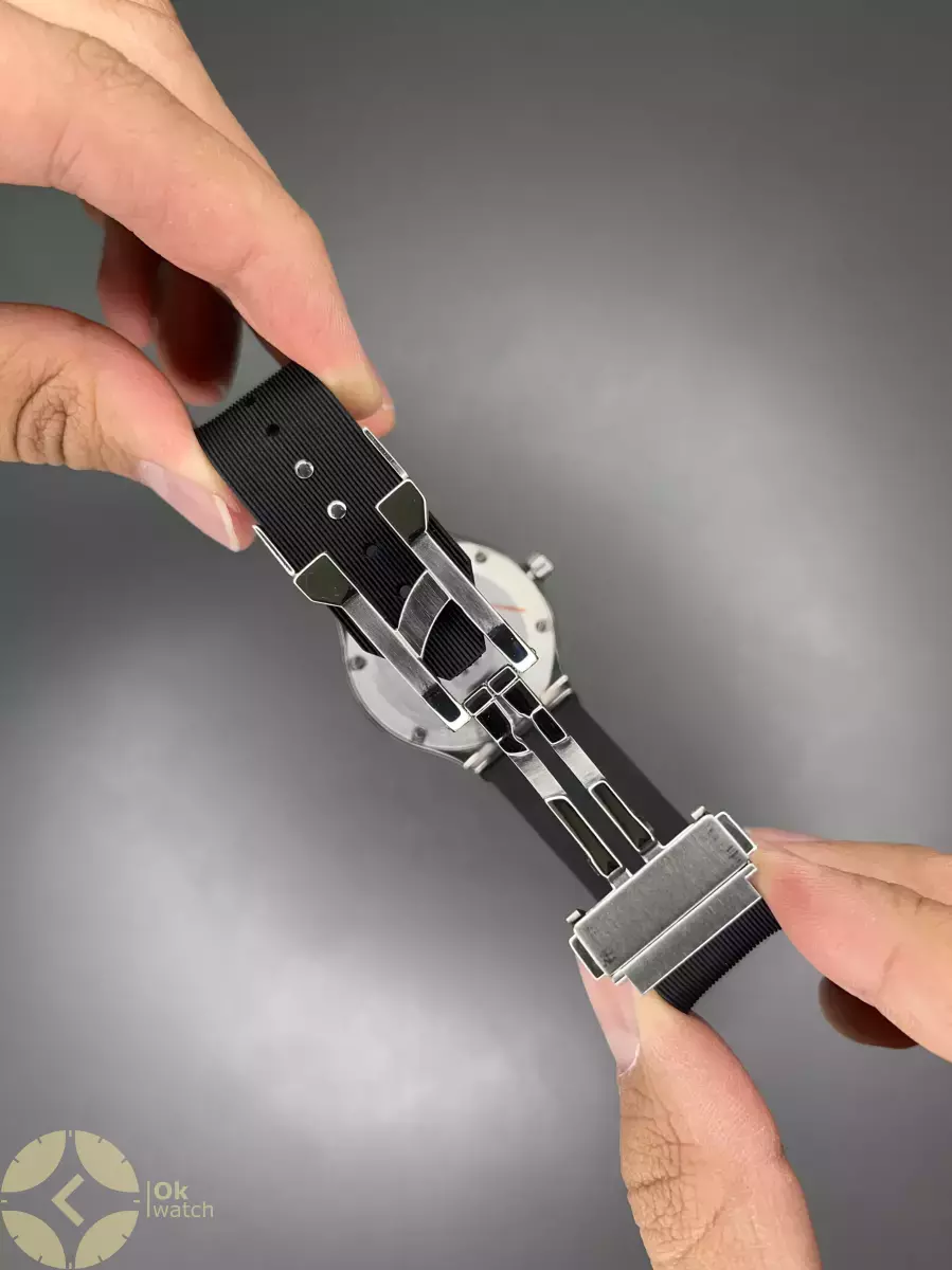 ساعت مچی اوبلو بند رابر صفحه مشکی قاب دور نگین Hublot Classic Fusion