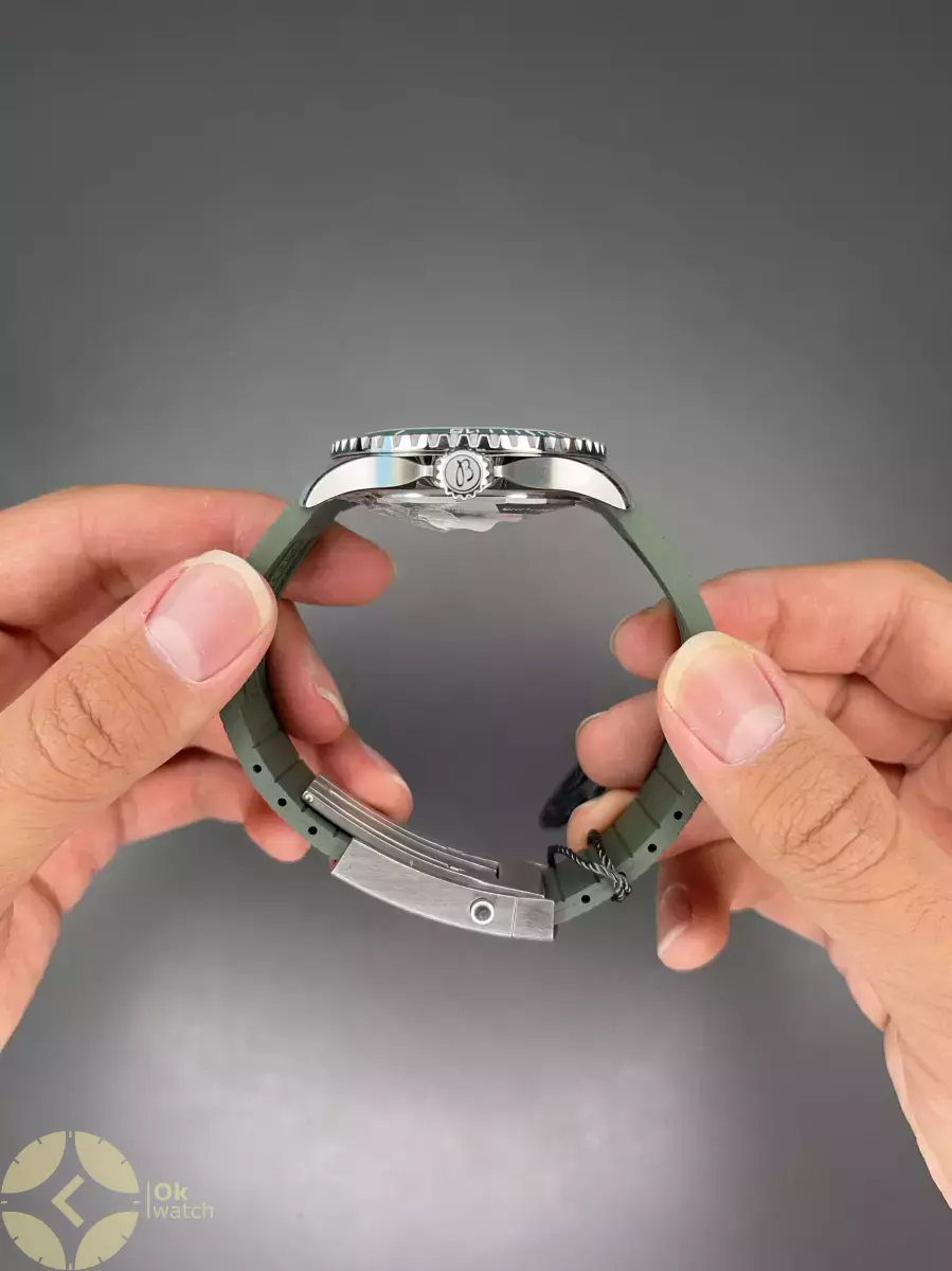 ساعت مچی برایتلینگ موتور اتوماتیک بند رابر سبز Breitling
