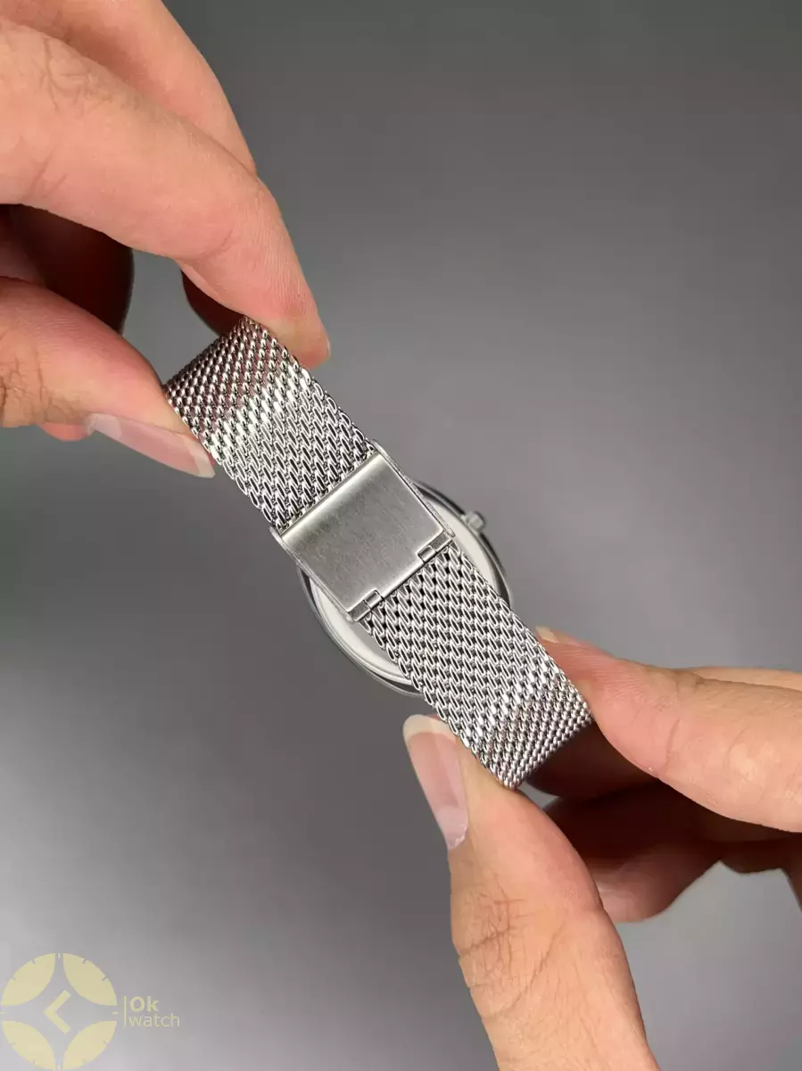 ساعت مچی رادو تخم مرغی فول دیت بند حصیری صفحه مشکی Rado