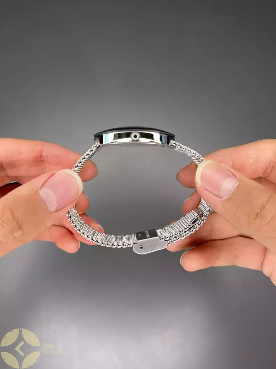 ساعت مچی رادو تخم مرغی فول دیت بند حصیری صفحه مشکی Rado