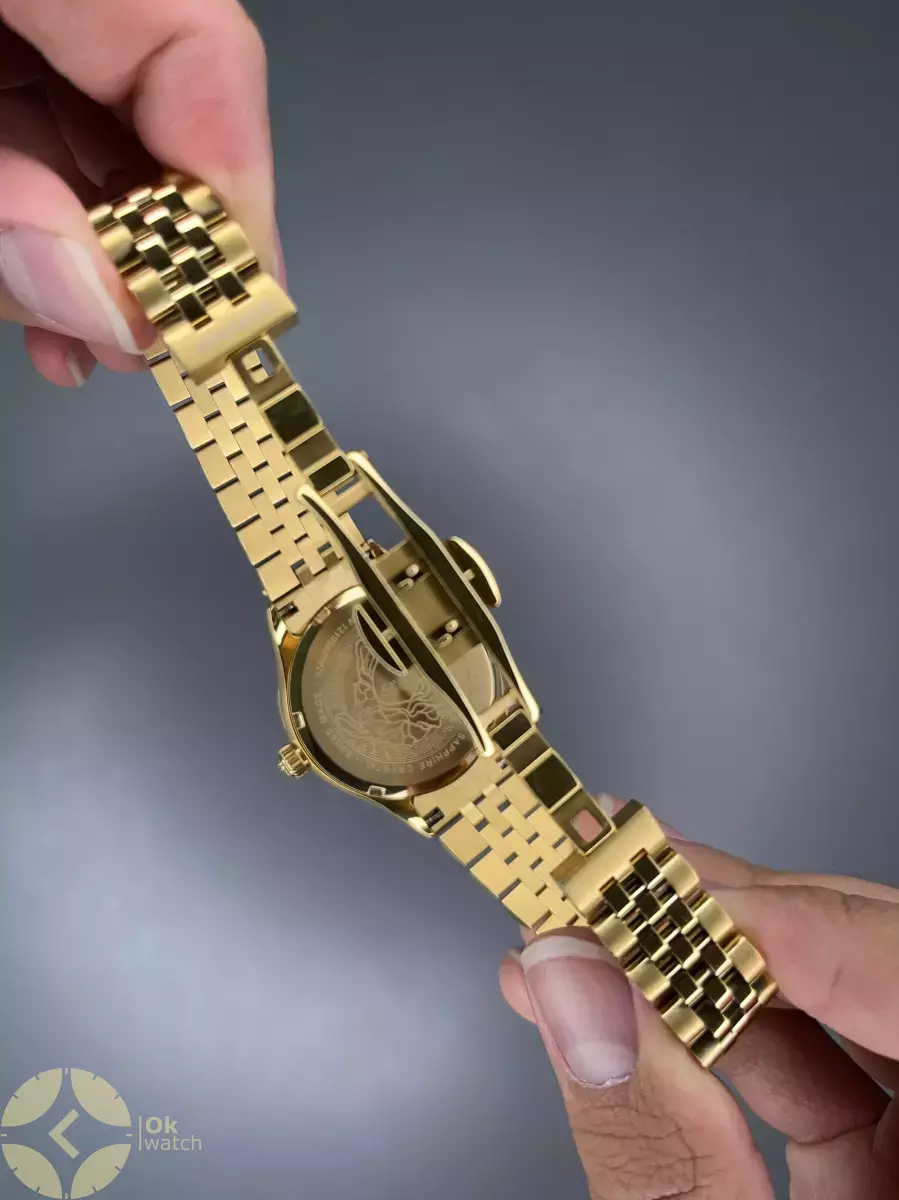 ساعت مچی ورساچه دورحکاکی طلایی صفحه سرمه ای Versace