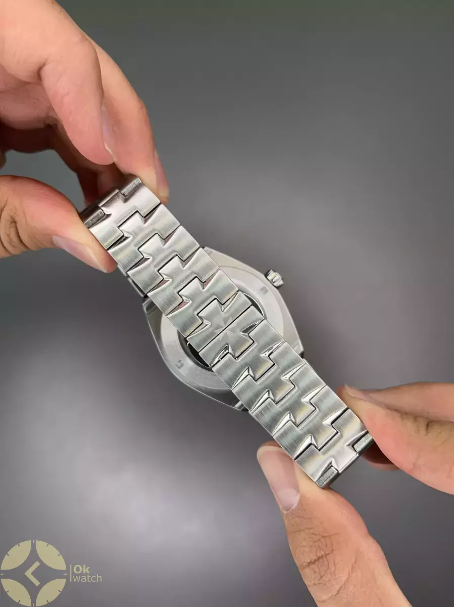 ساعت مچی وشرون کنستانتن اتوماتیک سیلور صفحه مشکی Vacheron Constantin