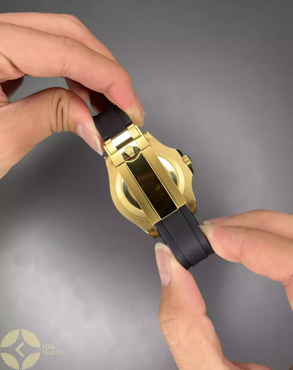 ساعت مچی رولکس یات مستر بند رابر مشکی قاب طلایی Rolex Yacht Master