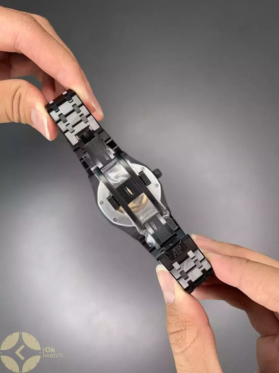 ساعت مچی اودمار پیگه اسکلتون تمام مشکی Audemars Piguet