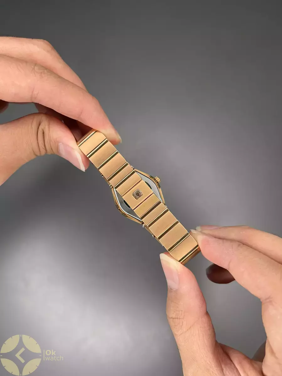 ساعت مچی امگا کانستلیشن صفحه طرحدار دور نگین رزگلد Omega Constellation