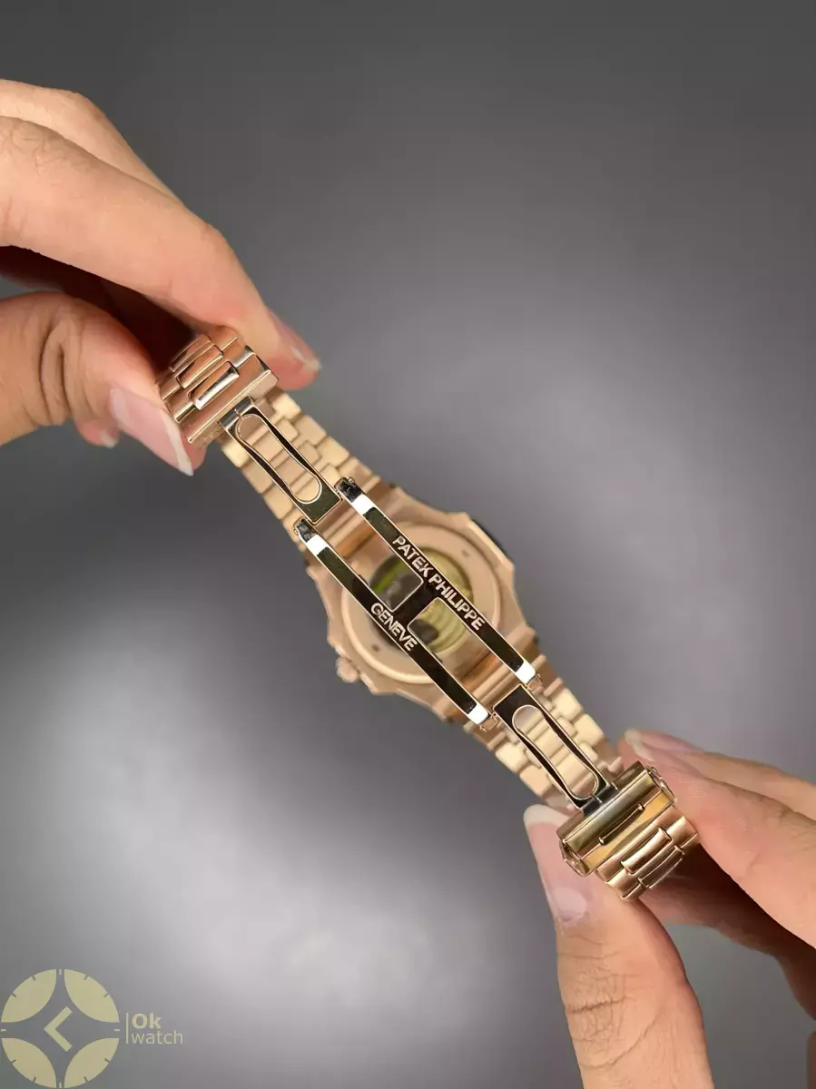 ساعت مچی پتک فیلیپ اتوماتیک بند فلزی رزگلد صفحه سفید Patek Philippe Nautilus