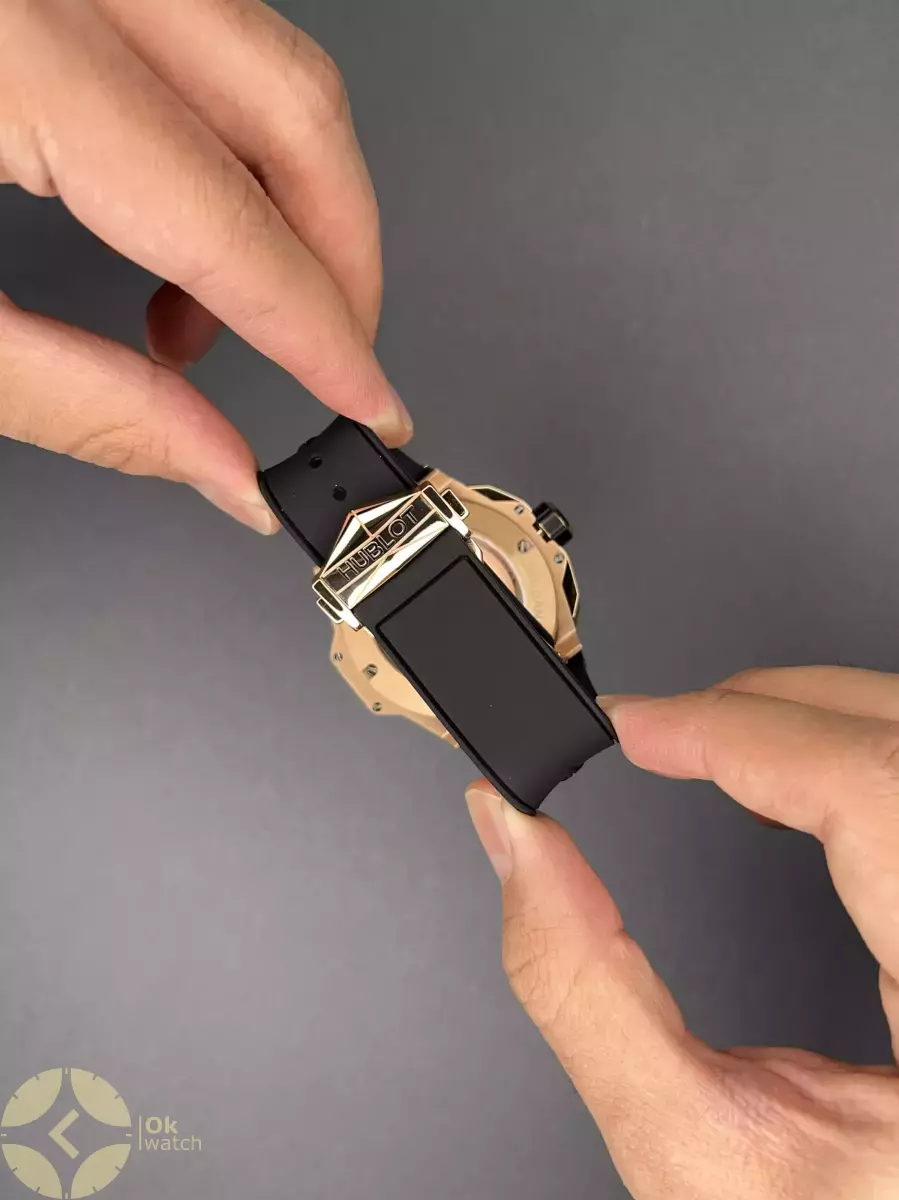 ساعت مچی اوبلو صفحه کهکشانی بند مشکی قاب رزگلد Hublot Big Bang Unico Sang Bleu ii King Rose Gold