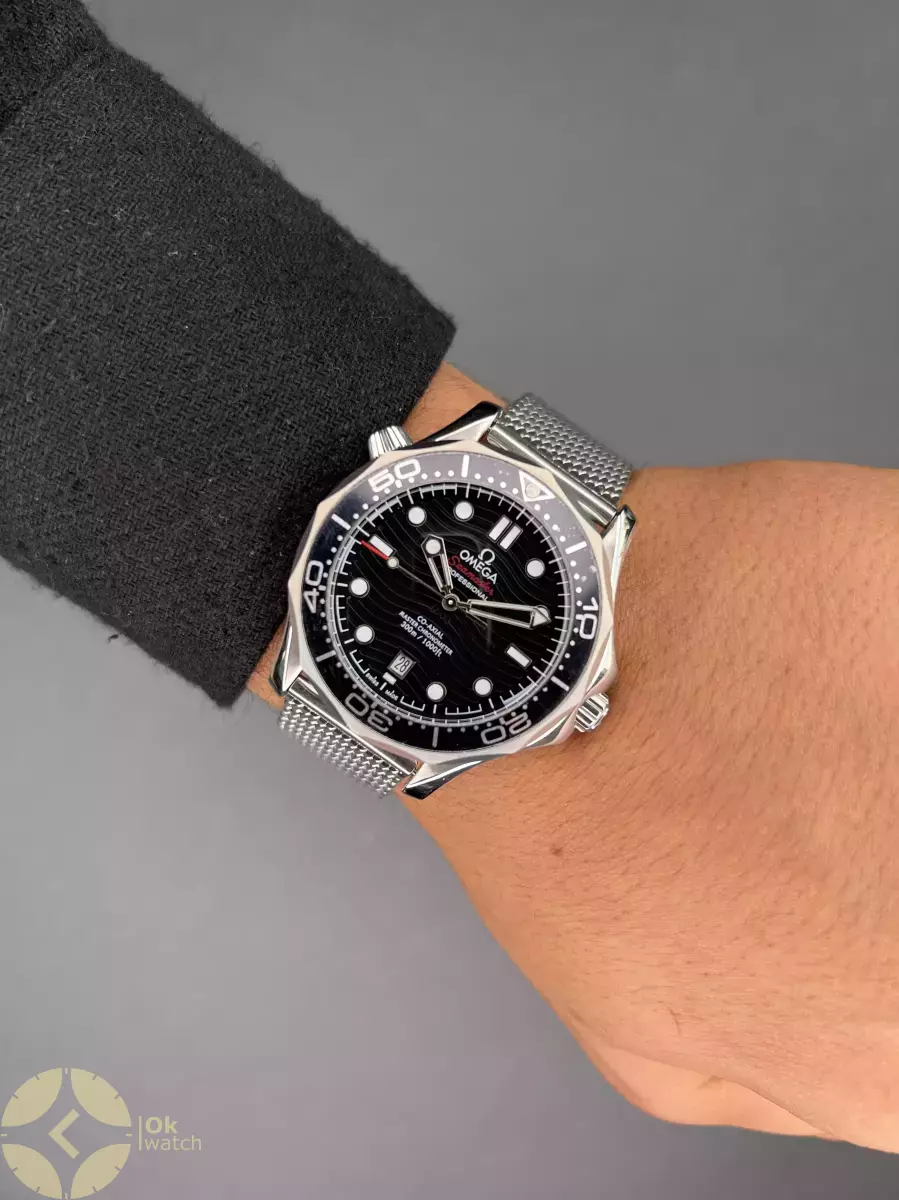 ساعت مچی امگا جیمز باند 007 حصیری صفحه مشکی Omega Seamaster