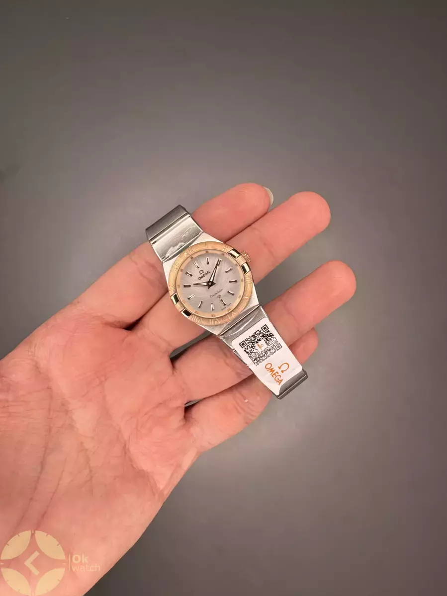 ساعت مچی امگا کانستلیشن بند سیلور رزگلد صفحه سفید Omega Constellation