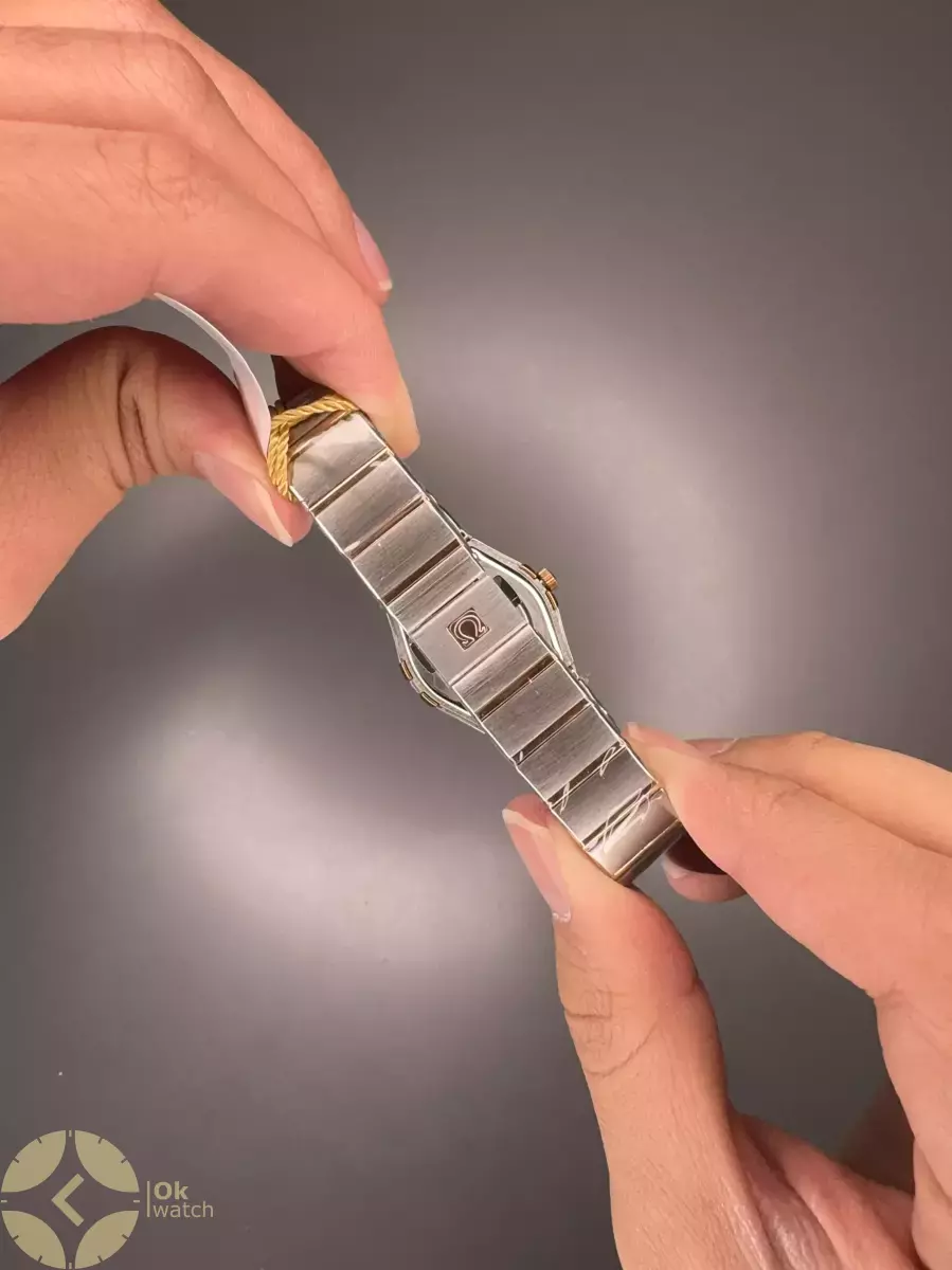 ساعت مچی امگا کانستلیشن صفحه کهکشانی قاب دورنگین Omega Constellation