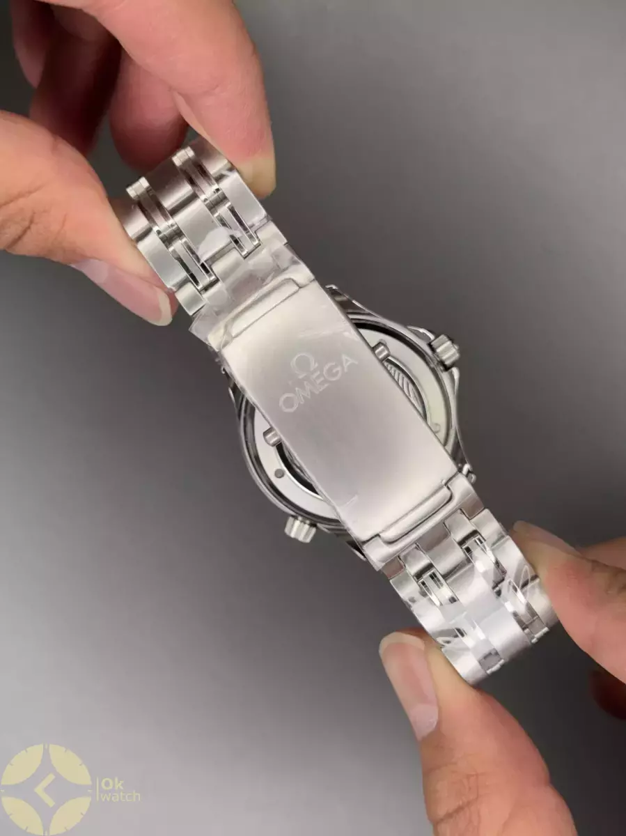 ساعت مچی امگا سیمستر اتوماتیک سیلور صفحه سبز Omega Seamaster Diver