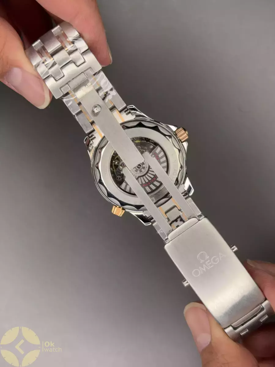 ساعت مچی امگا سیمستر سیلور رزگلد صفحه آبی Omega Seamaster Diver