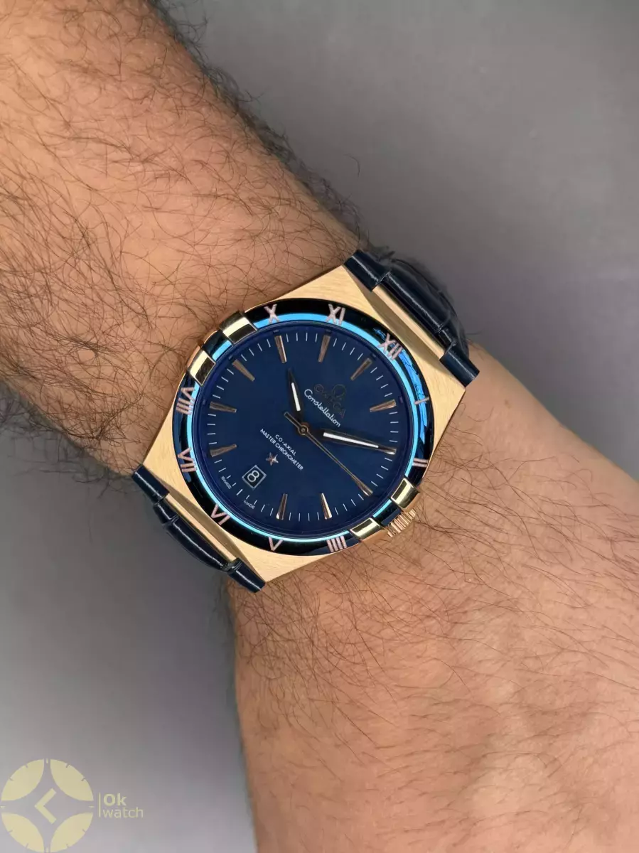 ساعت مچی امگا کانستلیشن بند آبی صفحه مشکی قاب رزگلد Omega Constellation