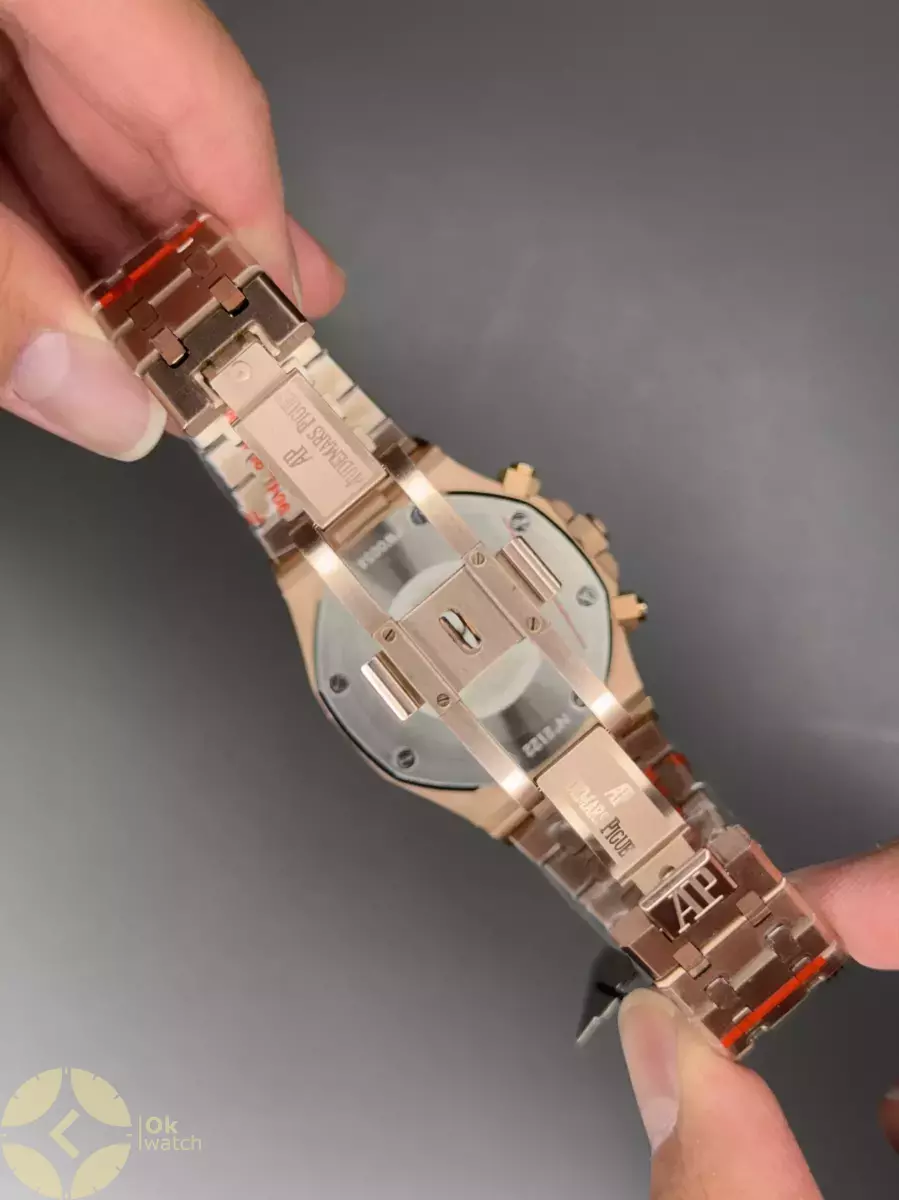 ساعت مچی اودمار پیگه کورنوگراف بند رزگلد صفحه مشکی Audemars Piguet