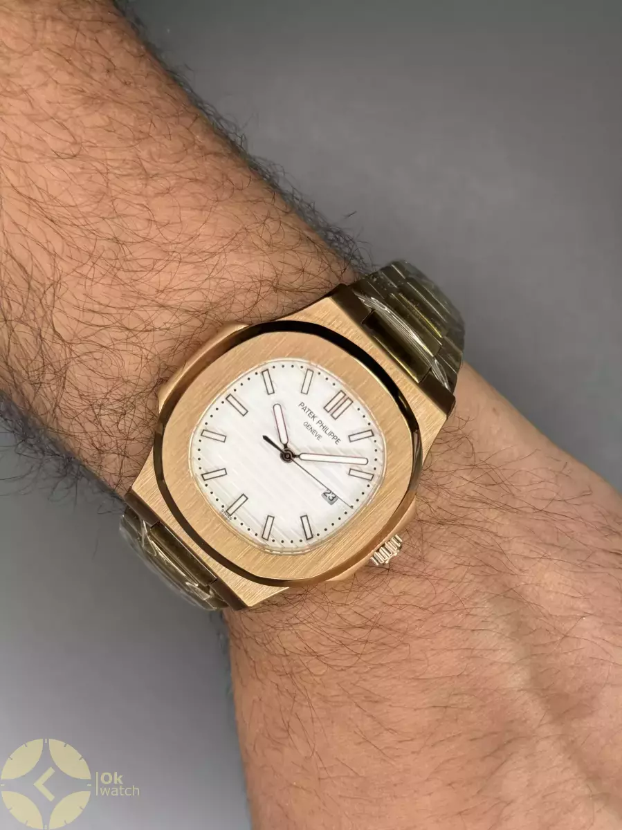 ساعت مچی پتک فیلیپ ناتیلوس صفحه سفید بند رزگلد Patek Philippe Nautilus