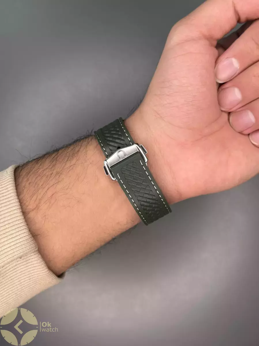 ساعت مچی امگا سیمستر جهان نما بند رابر سبز صفحه سبز Omega Seamaster