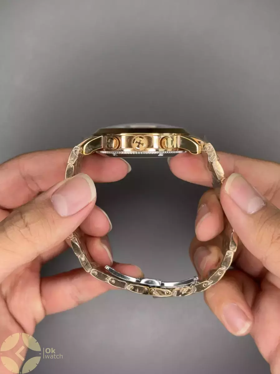 ساعت مچی وشرون کنستانتن کورنوگراف بند رزگلد صفحه کرمی Vacheron Constantin Geneve