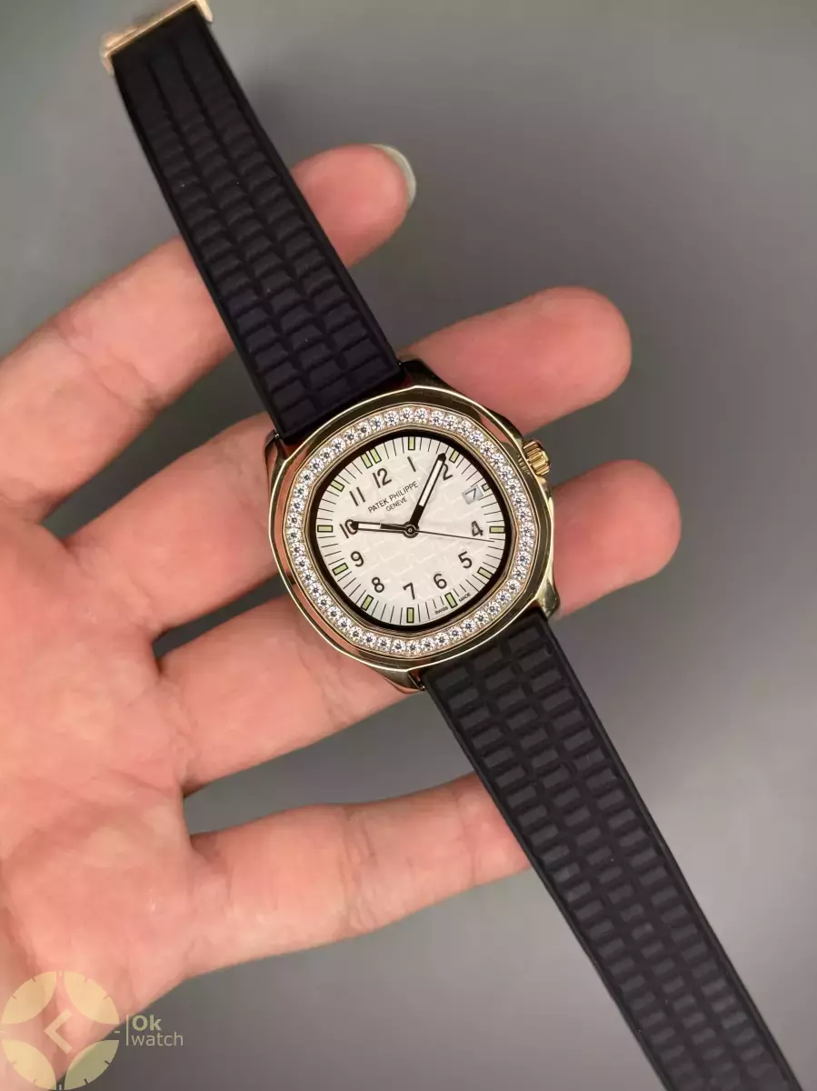 ساعت مچی پتک فیلیپ زنانه بند مشکی قاب رزگلد دورنگین Patek Philippe Nautilus