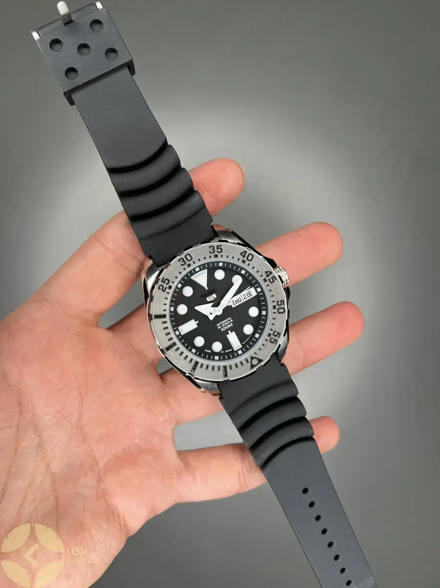سیکو 5 بند رابرمشکی ایندکس سفید اتوماتیک Seiko 5 SRP599J1