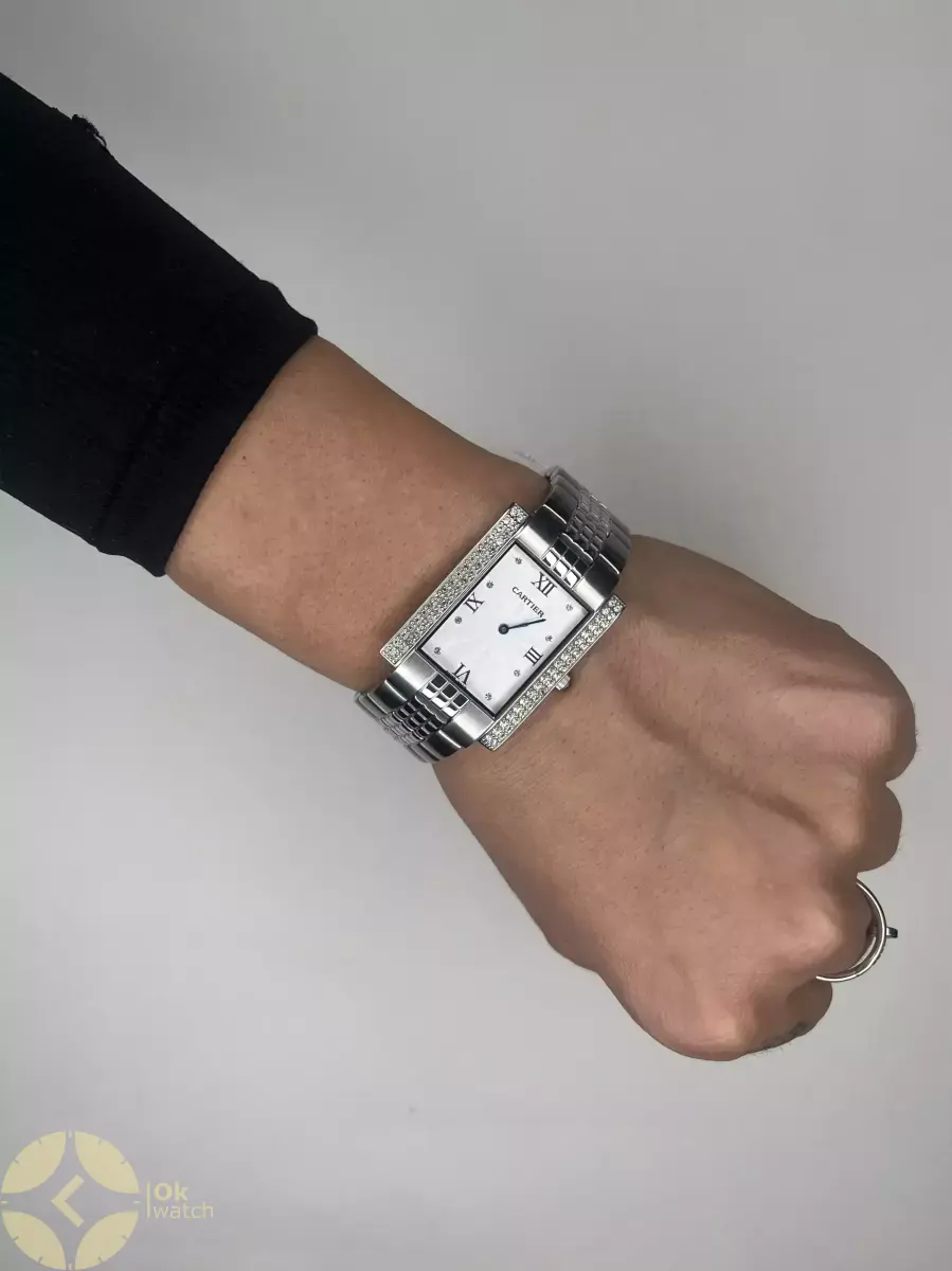ساعت مچی کارتیه بند فلزی صفحه سفید قاب دور نگین Cartier