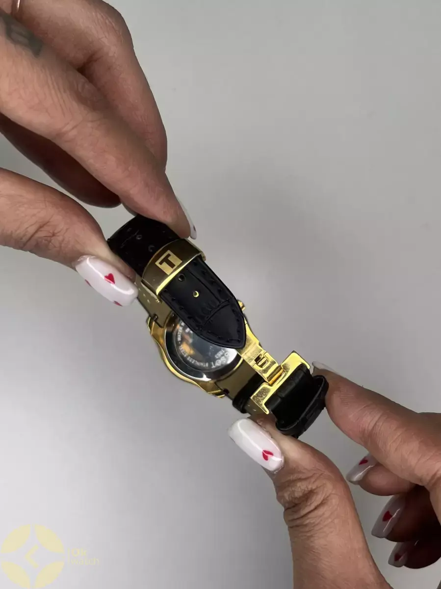 ساعت مچی تیسو بند چرمی صفحه سفید Tissot 1853
