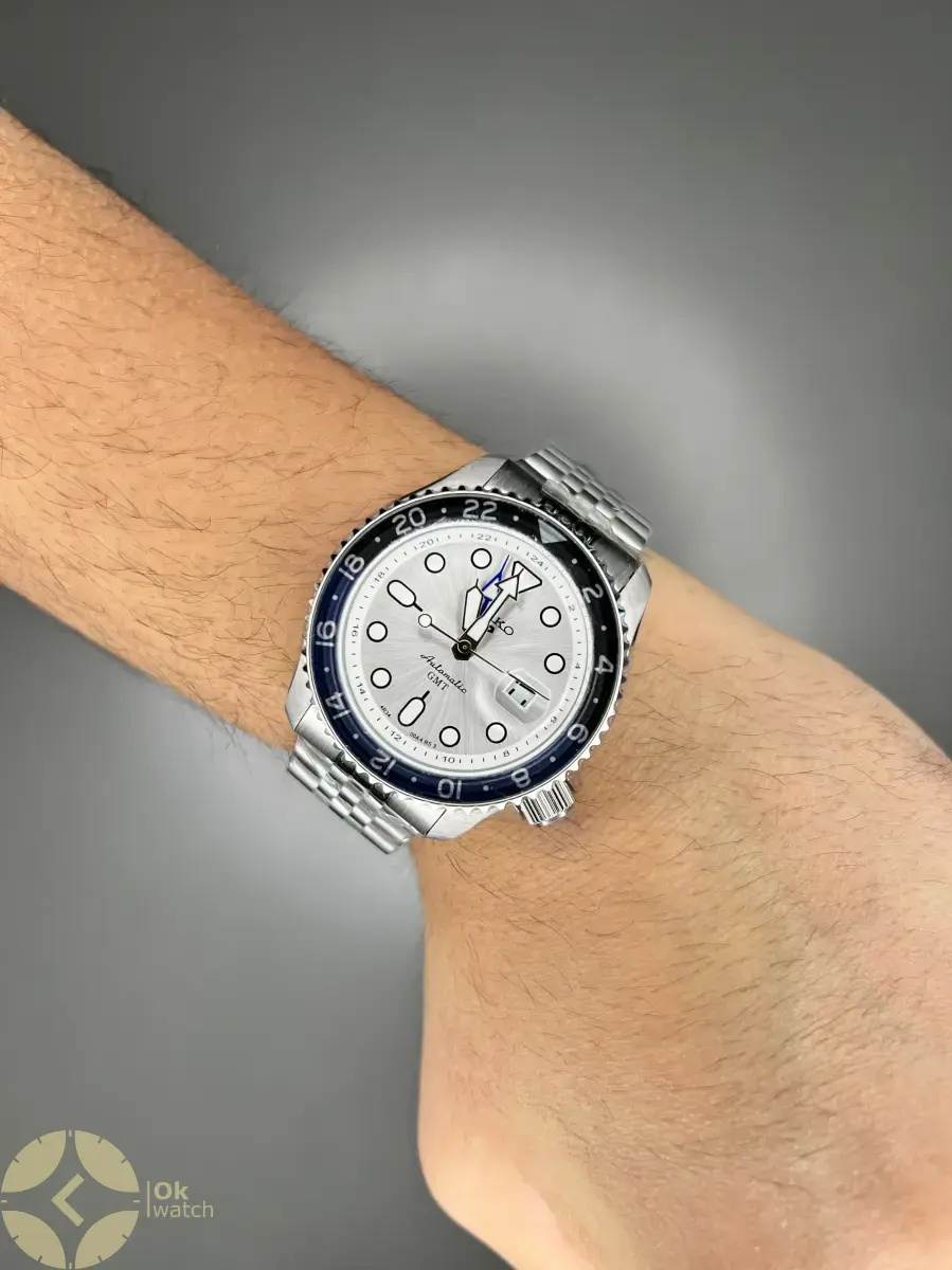 ساعت مچی سیکو 5 بند سیلور صفحه سفید Seiko 5 GMT