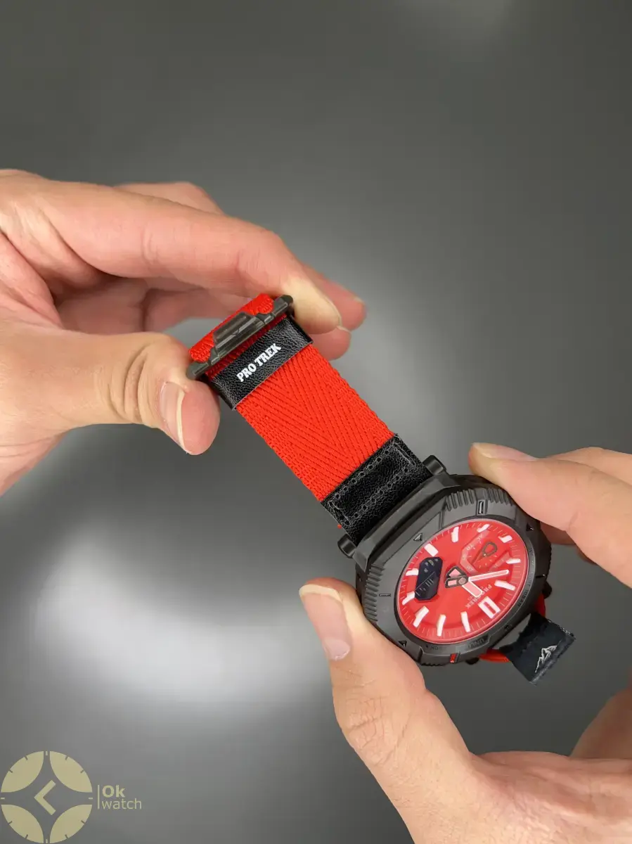ساعت مچی کاسیو جی شاک پرو ترک قرمز Casio G-shock Protrek