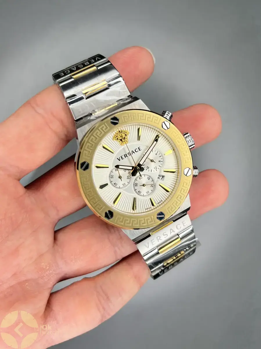 ساعت مچی ورساچه کرونوگراف بند سیلورطلایی صفحه سفید Versace