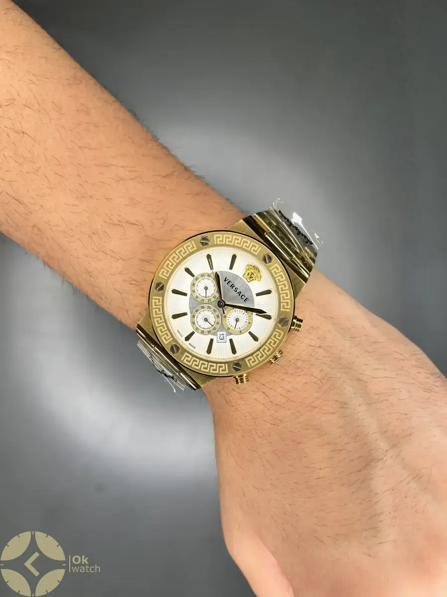 ساعت مچی ورساچه کرونوگراف بند طلایی صفحه سفید Versace