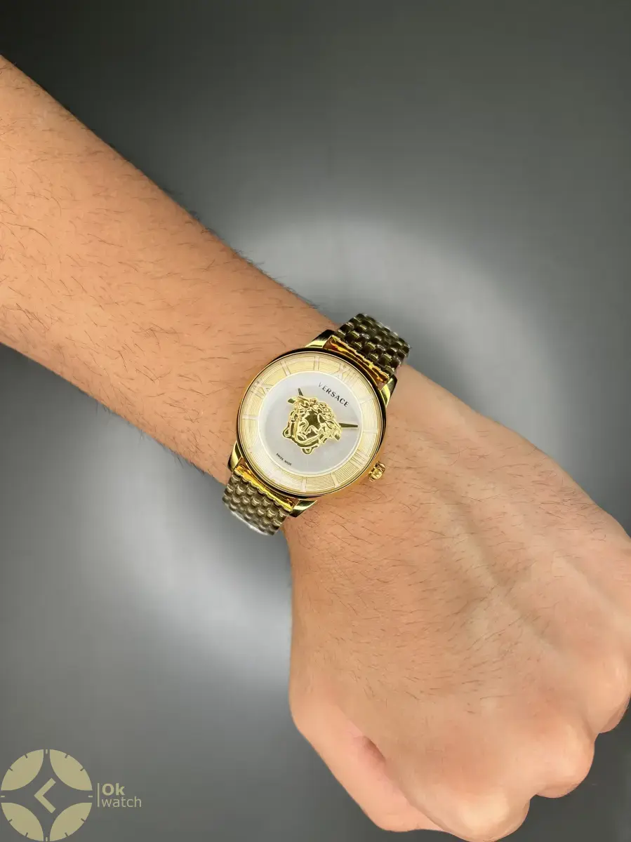 ساعت مچی ورساچه طرحدار بند طلایی صفحه سفید Versace