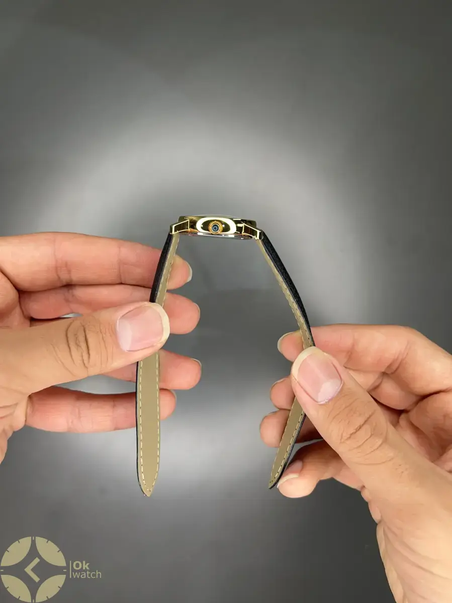 ساعت مچی کارتیه صفحه سفید قاب طلایی Cartier